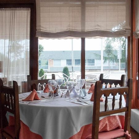 Hostal Montserrat Tona Экстерьер фото
