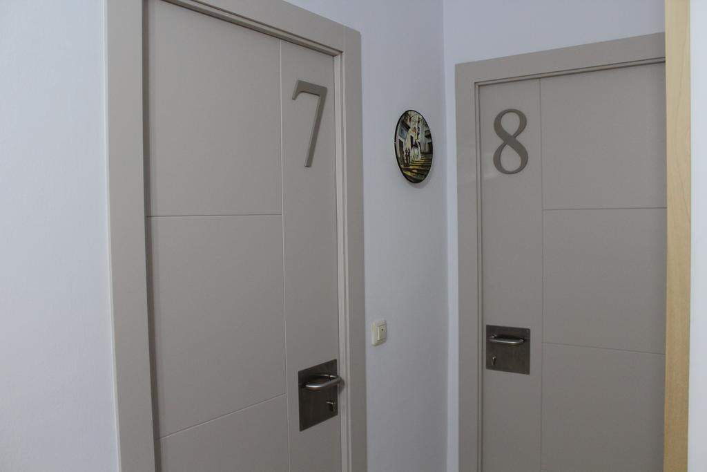 Hostal Montserrat Tona Экстерьер фото