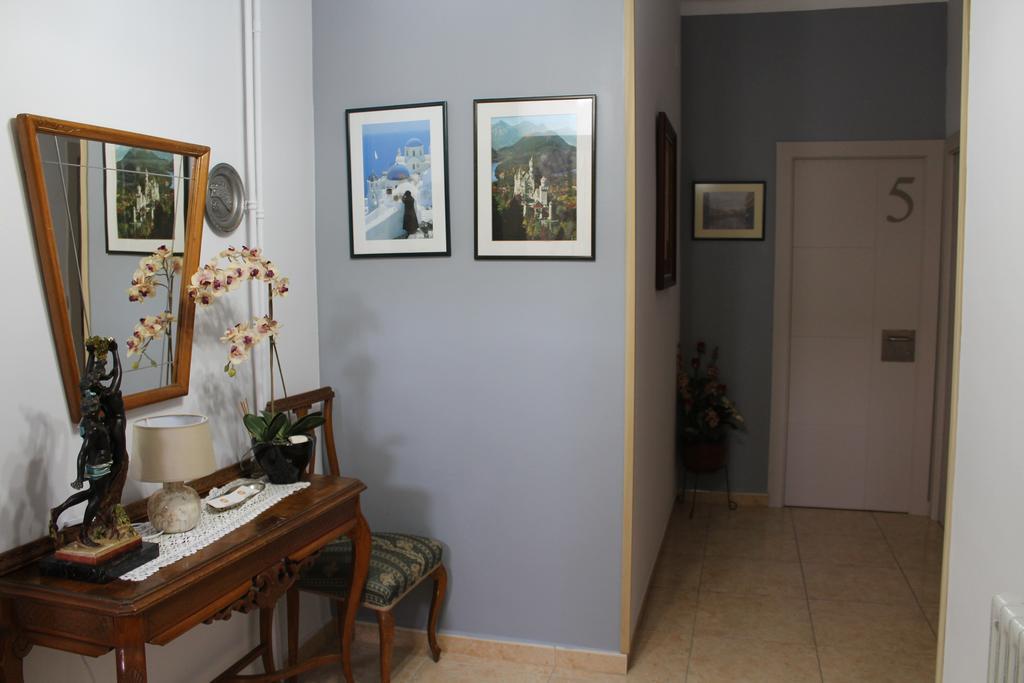 Hostal Montserrat Tona Экстерьер фото