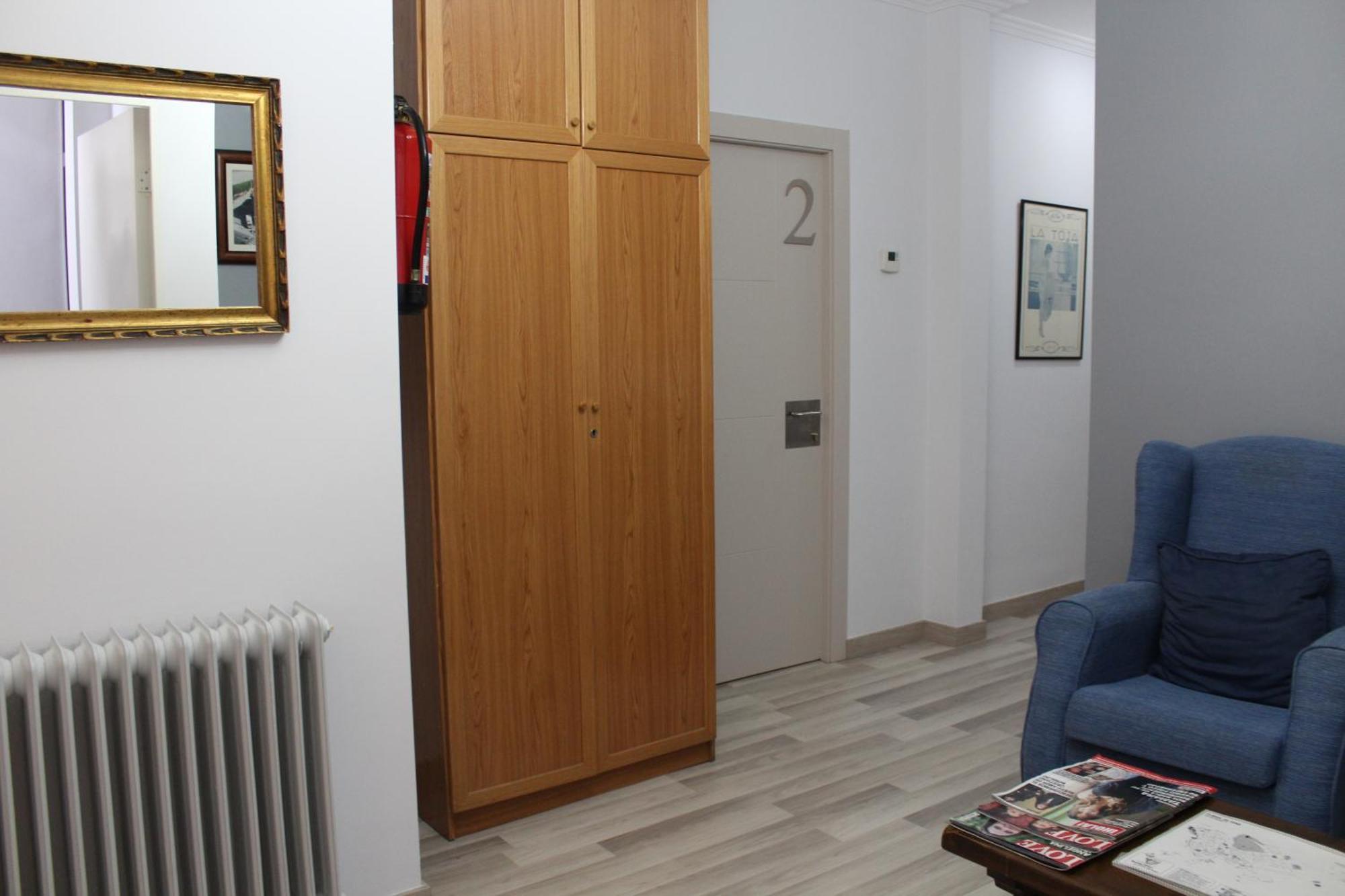 Hostal Montserrat Tona Экстерьер фото
